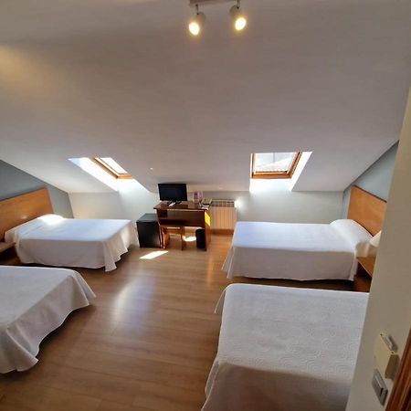 Hostal Santo Tome Толедо Екстериор снимка