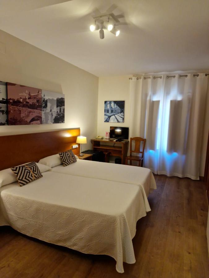 Hostal Santo Tome Толедо Екстериор снимка