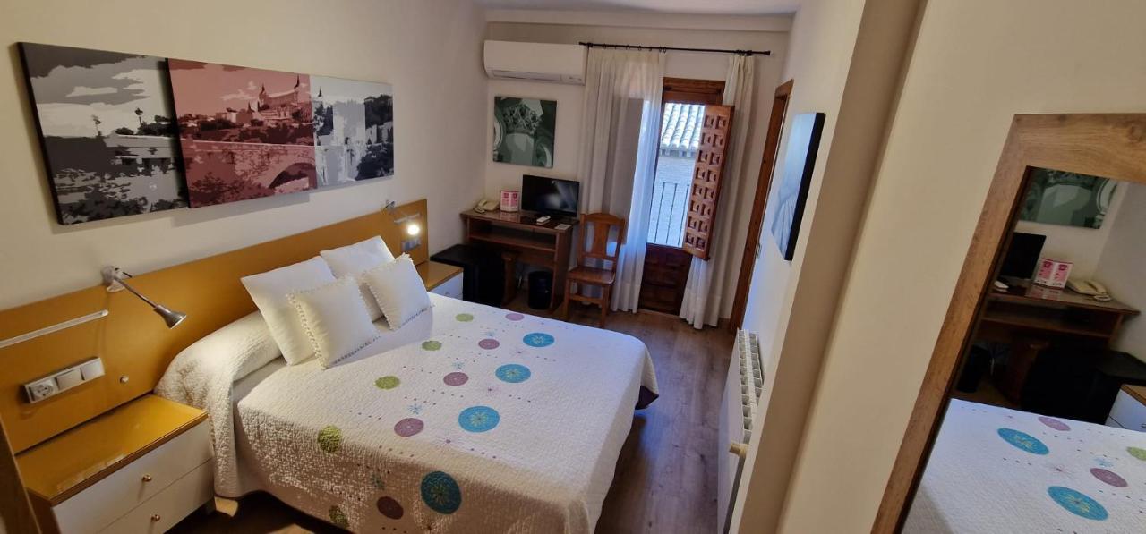 Hostal Santo Tome Толедо Екстериор снимка