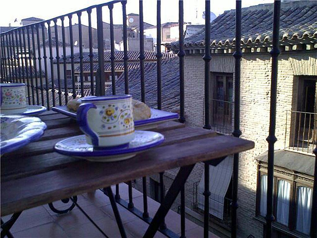 Hostal Santo Tome Толедо Екстериор снимка