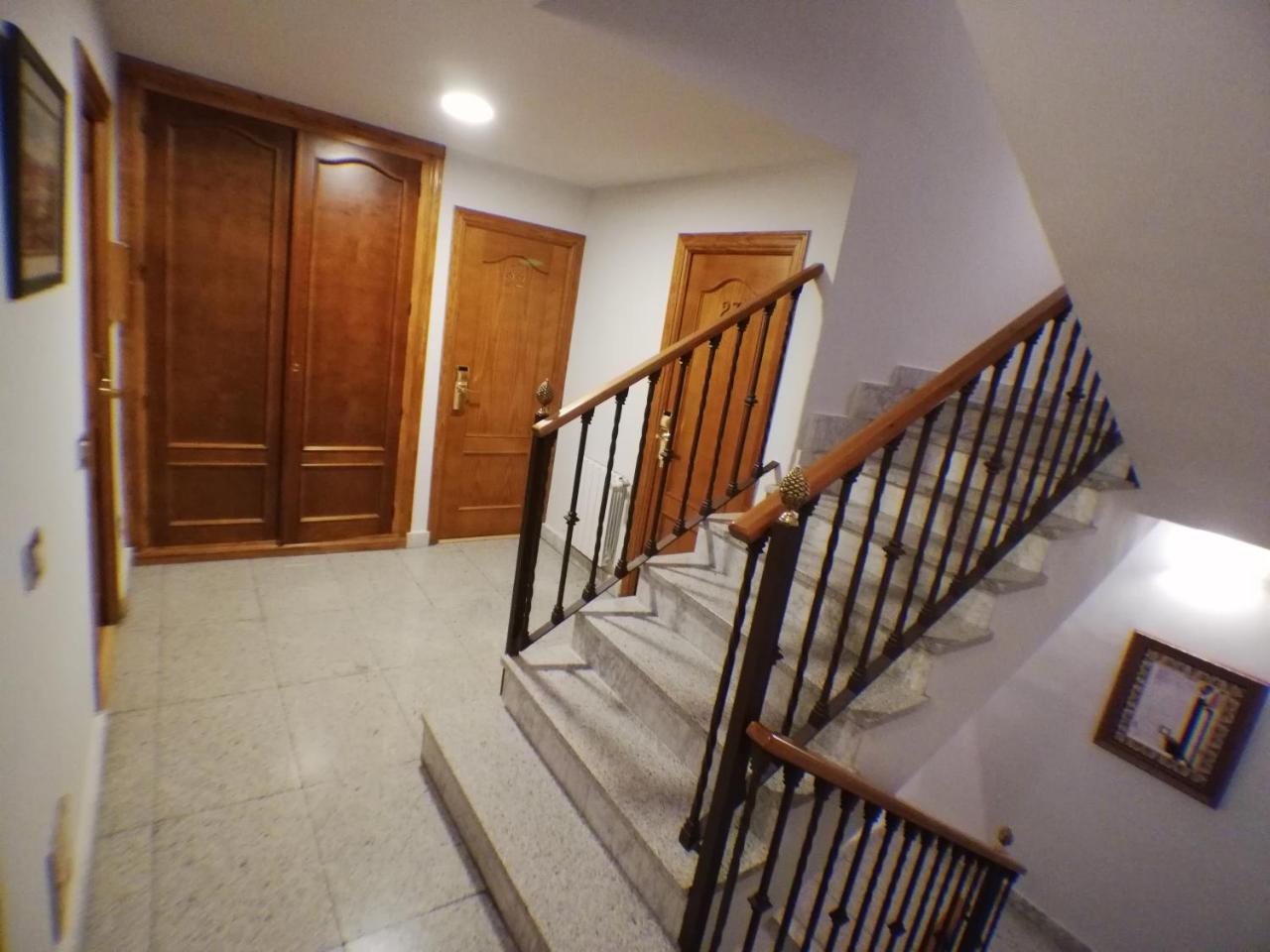 Hostal Santo Tome Толедо Екстериор снимка